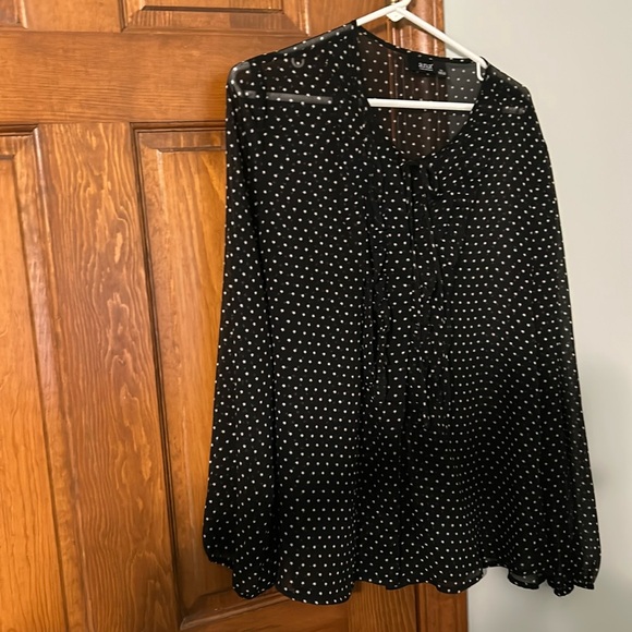a.n.a XL sheer black tunic with stars buttons down. Ties at neck. Long sleeve. - Picture 1 of 10